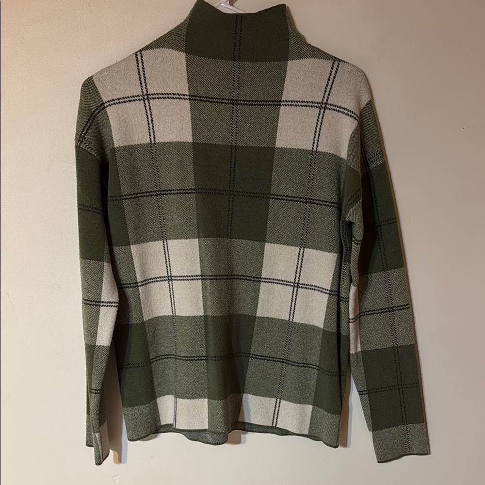 Women’s Green and Cream Plaid Sweater